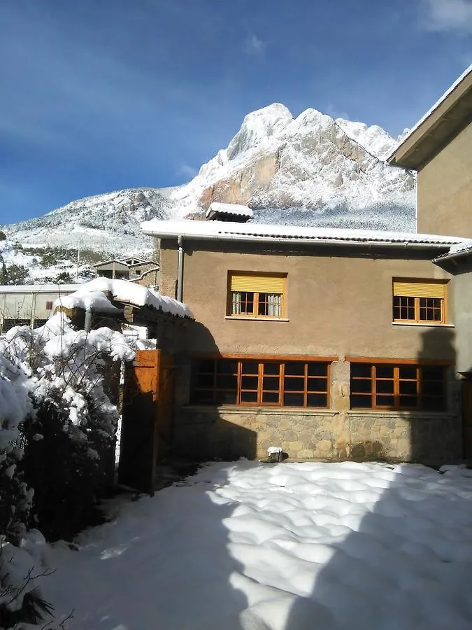 Cal Xic Hotel Saldes Farm stay